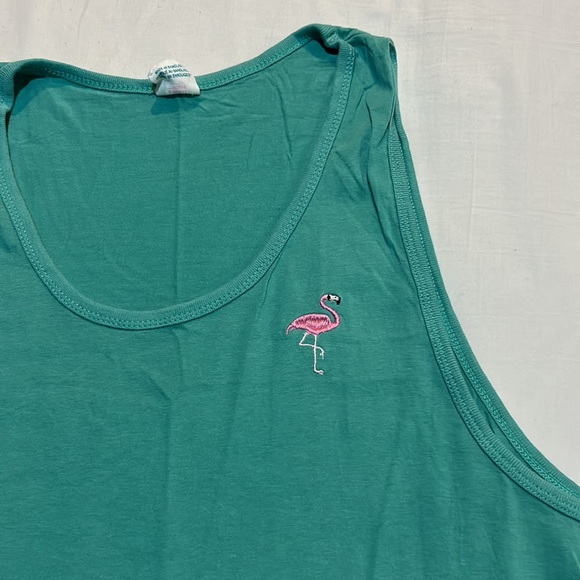 4 tank tops in a bundle - Picture 4 of 8